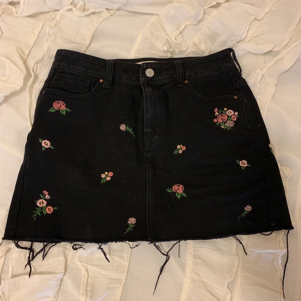 Pacsun floral embroidered black jean skirt